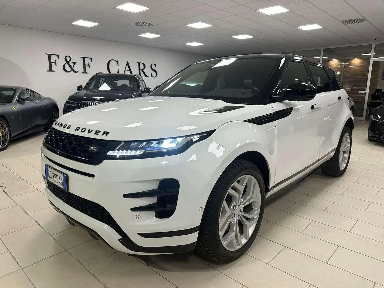 Photo 1 : Land Rover Range Rover Evoque 2021 Hybride