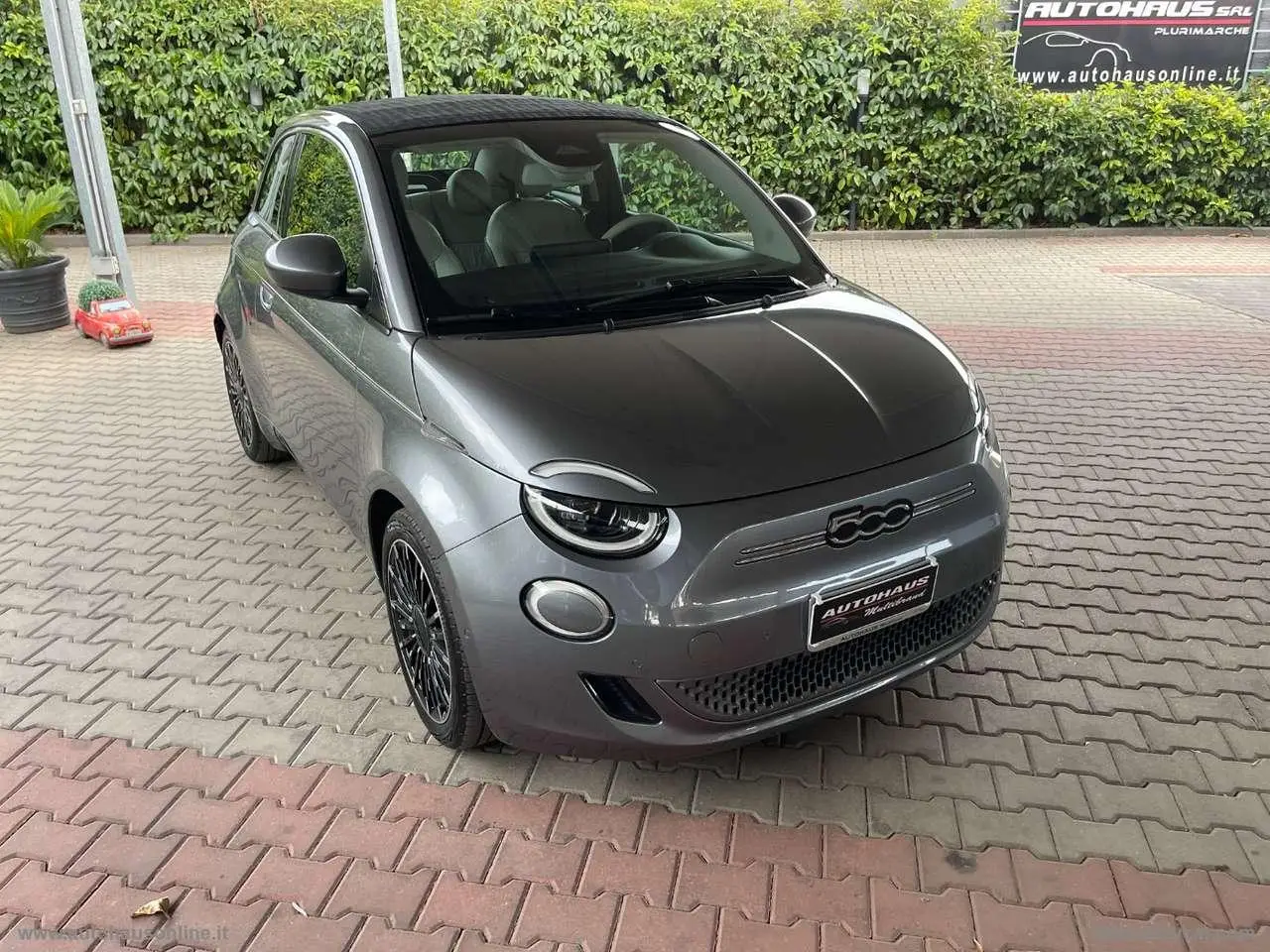 Photo 1 : Fiat 500c 2021 Électrique