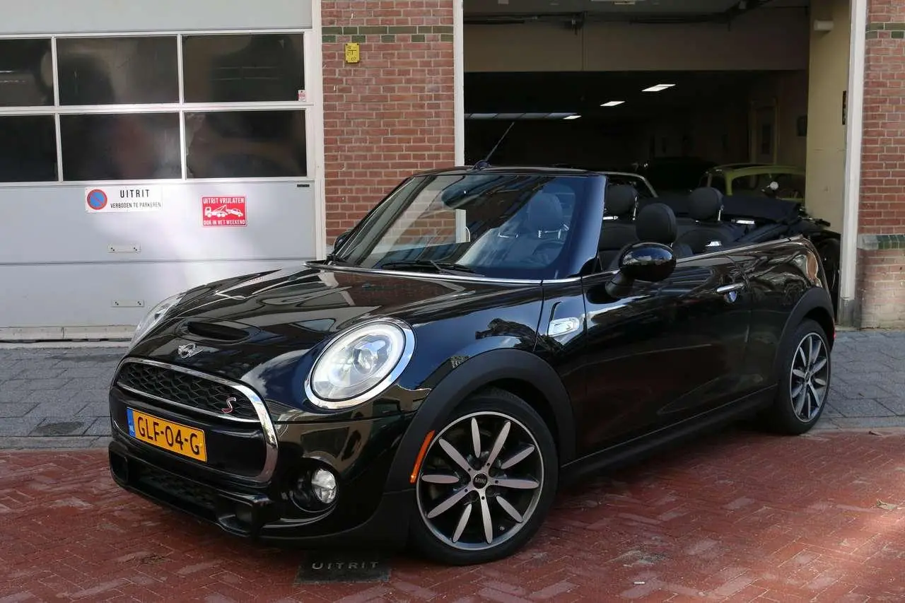 Photo 1 : Mini Cooper 2016 Petrol