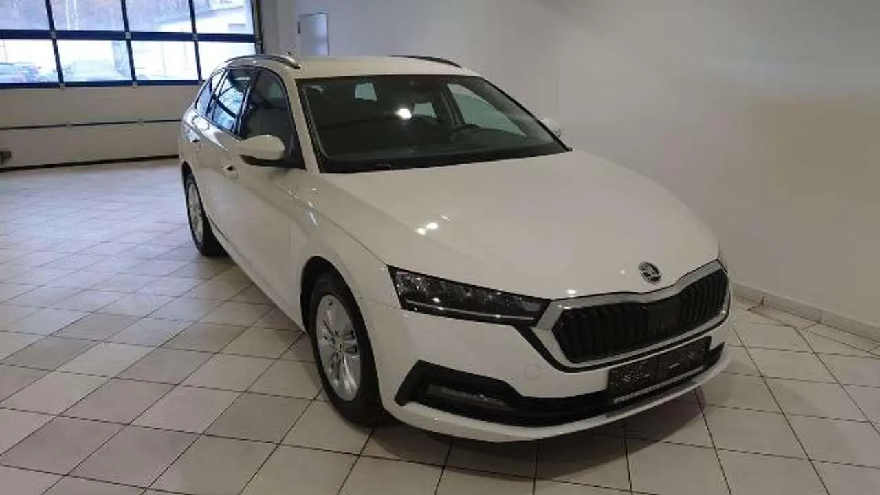 Photo 1 : Skoda Octavia 2021 Petrol