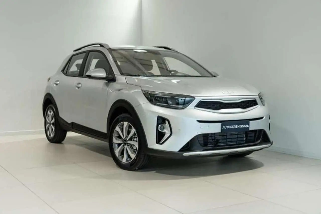 Photo 1 : Kia Stonic 2024 Essence