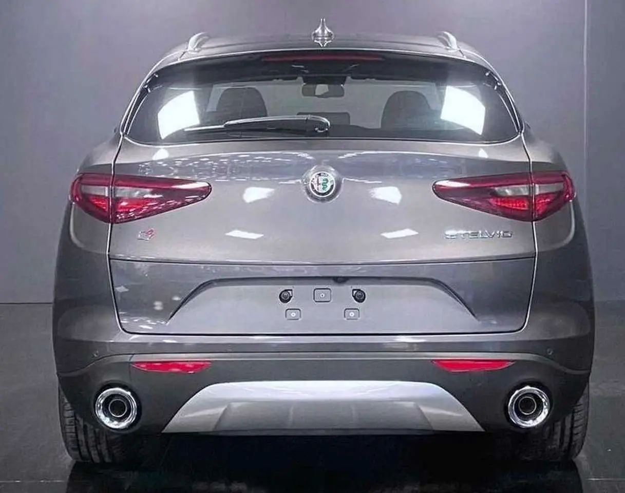 Photo 1 : Alfa Romeo Stelvio 2021 Petrol