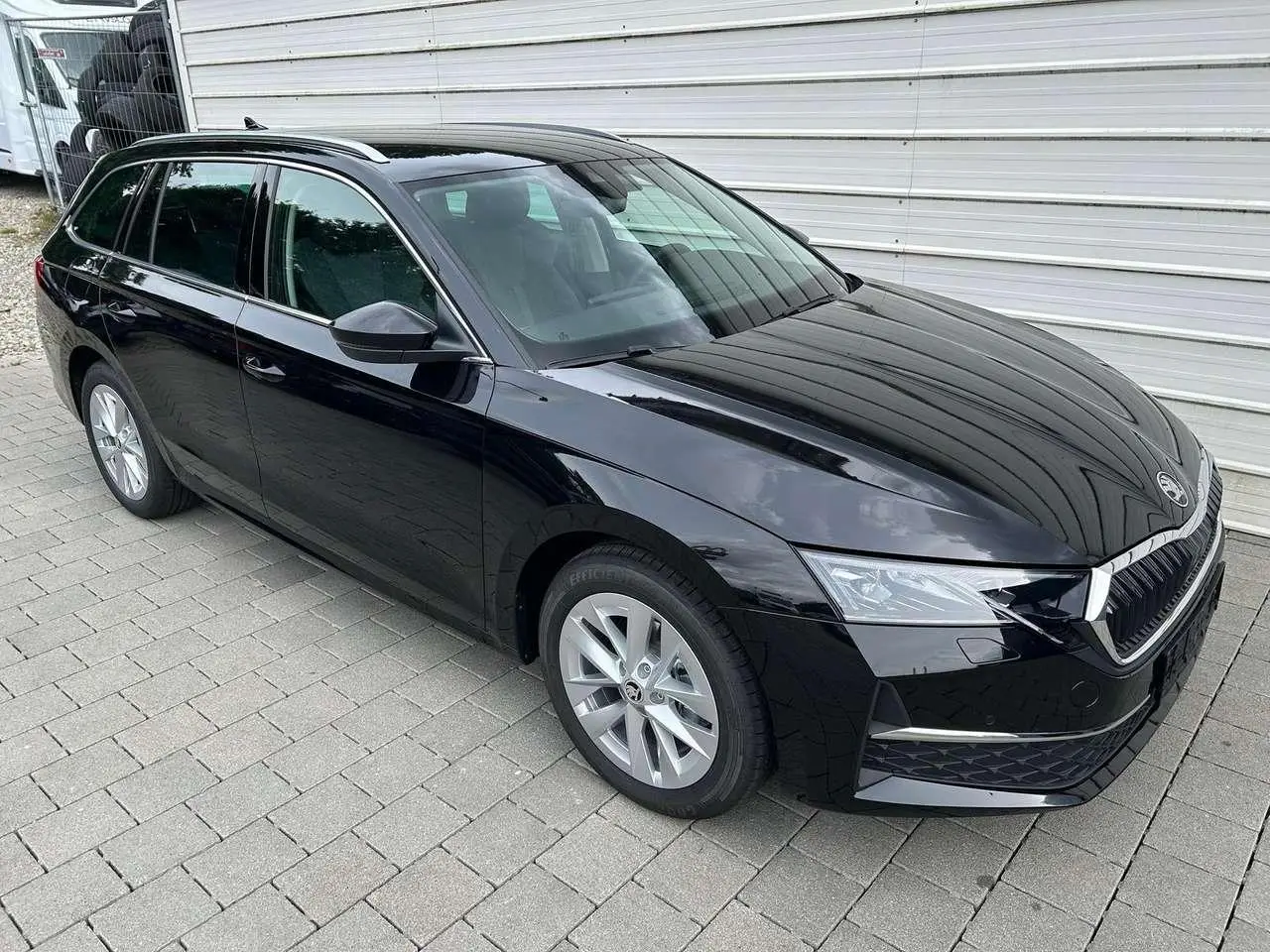 Photo 1 : Skoda Octavia 2024 Petrol