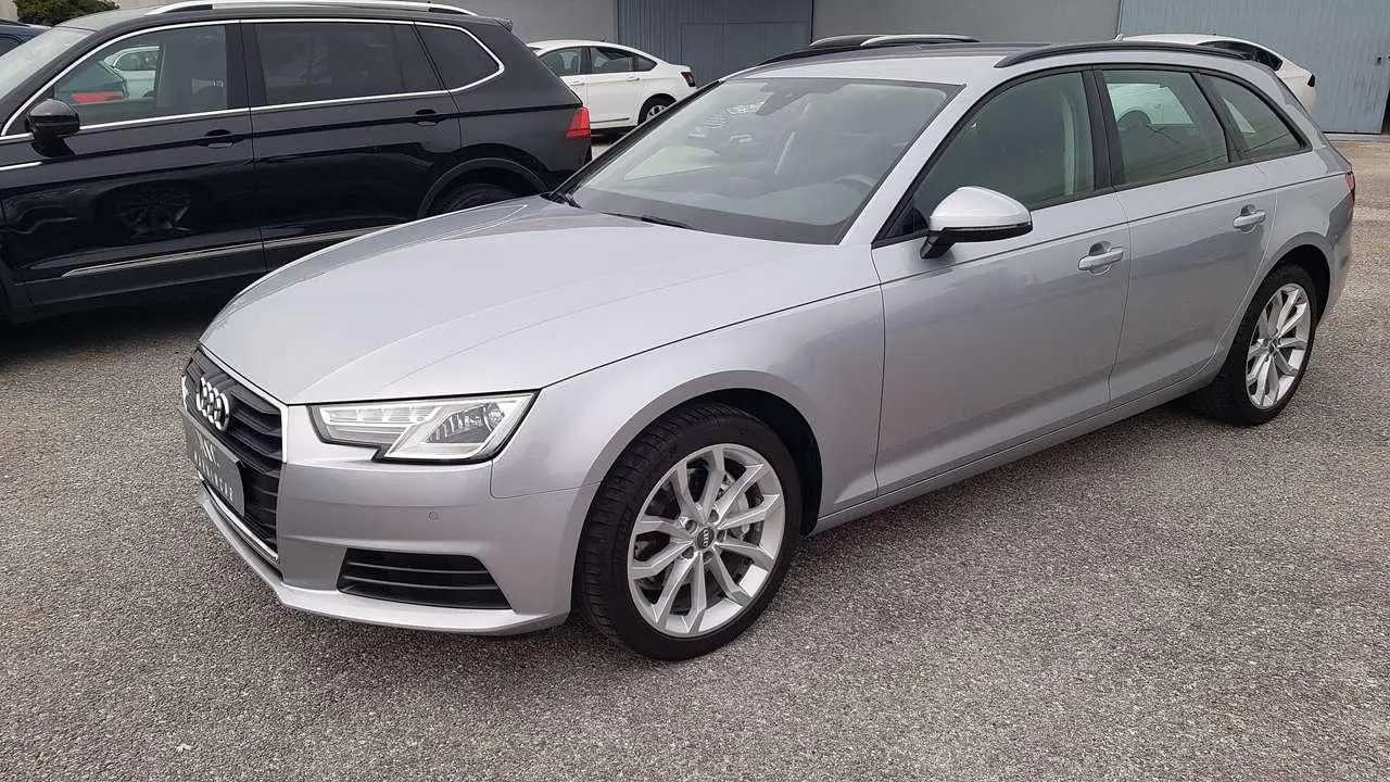 Photo 1 : Audi A4 2018 Diesel