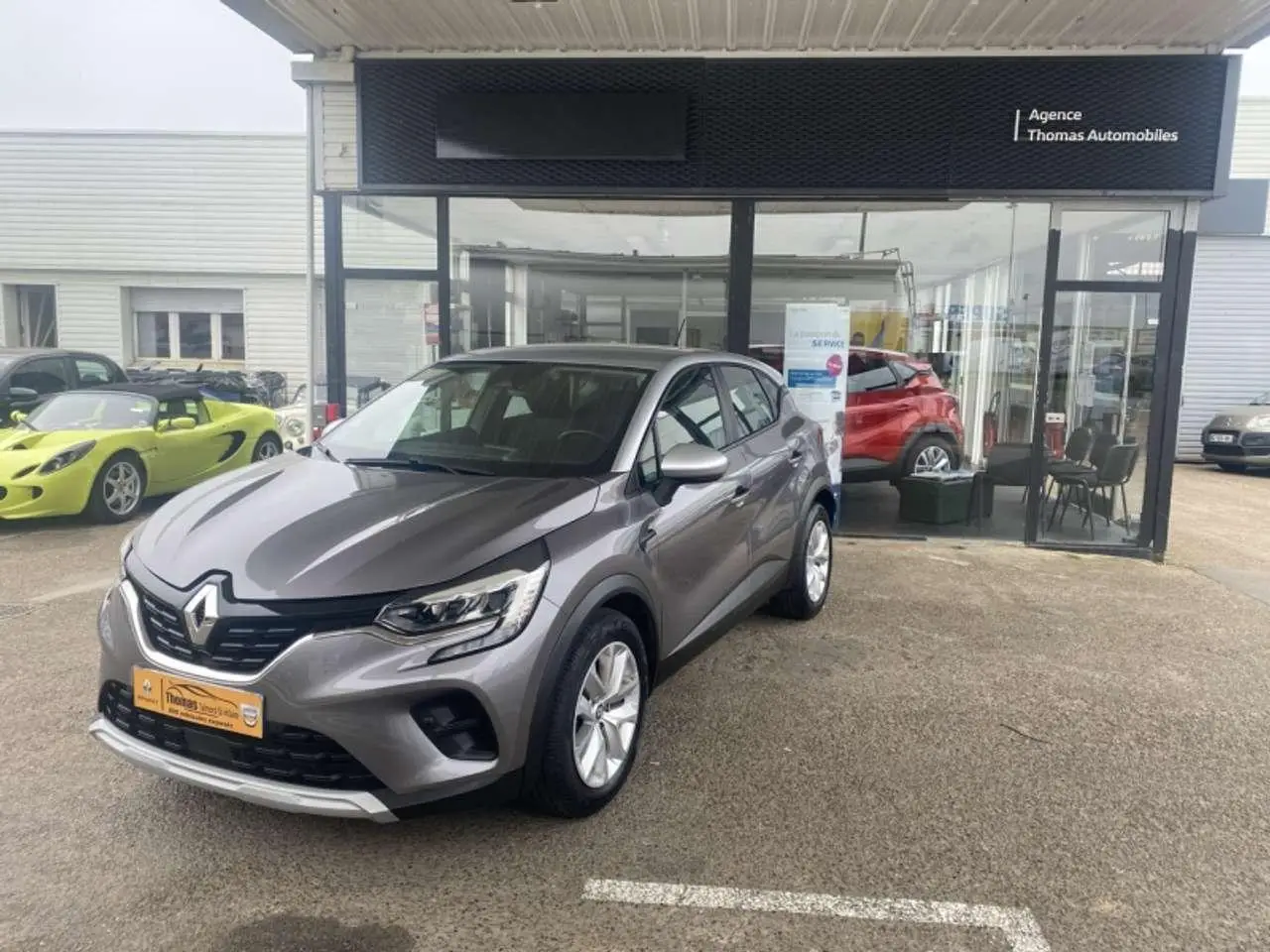 Photo 1 : Renault Captur 2021 Essence