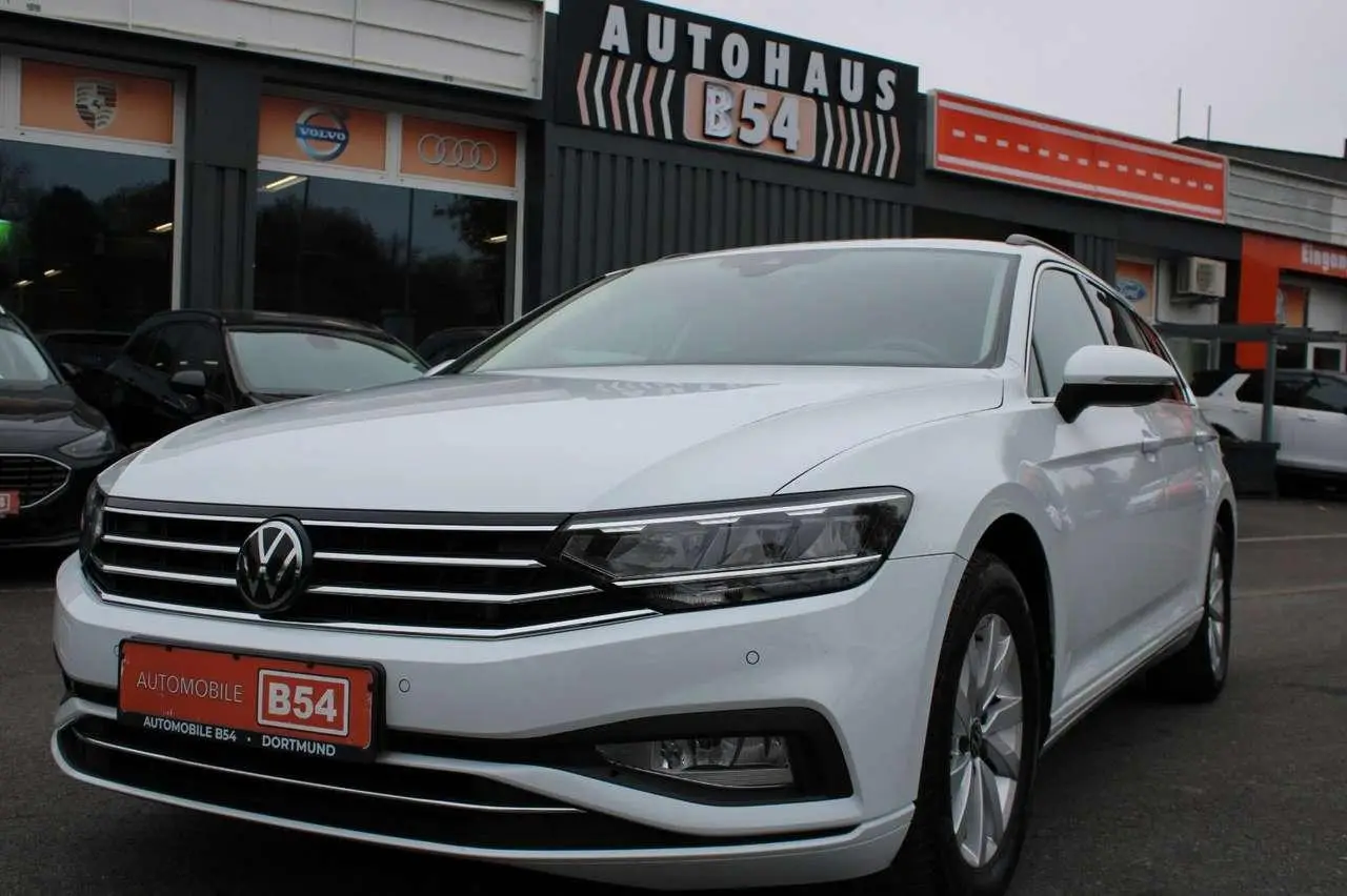 Photo 1 : Volkswagen Passat 2023 Diesel