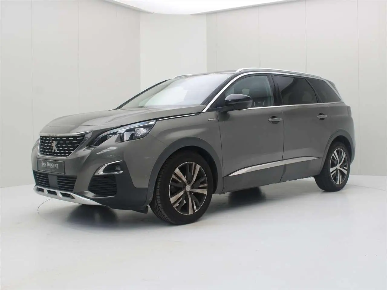 Photo 1 : Peugeot 5008 2019 Essence