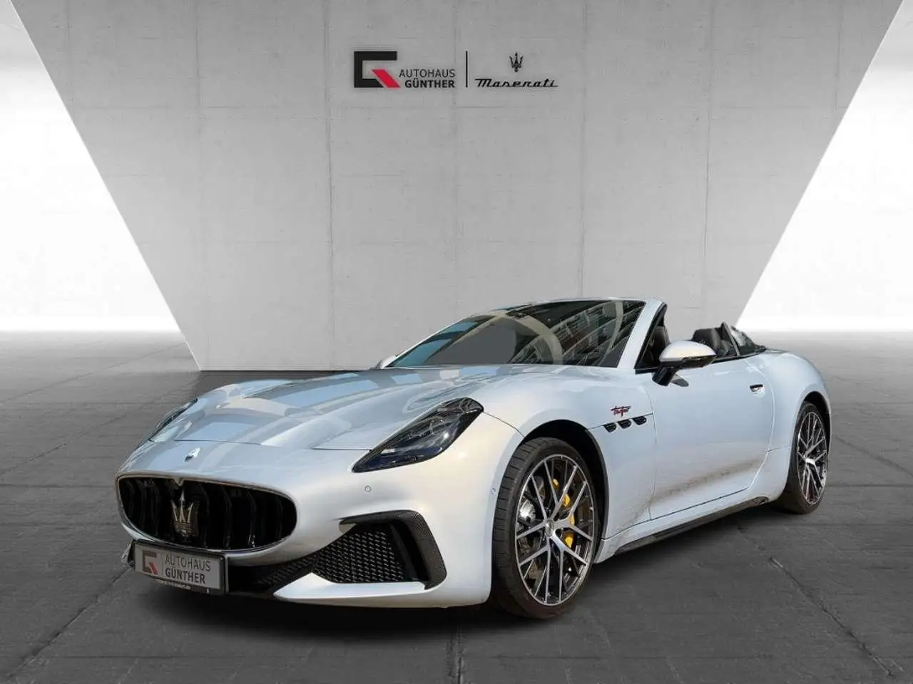 Photo 1 : Maserati Grancabrio 2024 Petrol