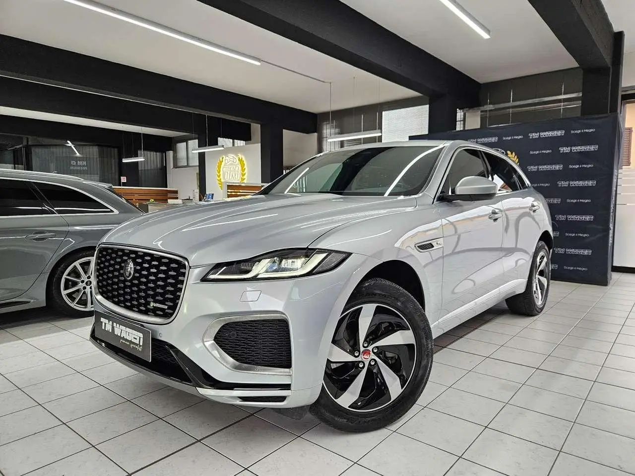 Photo 1 : Jaguar F-pace 2023 Hybride