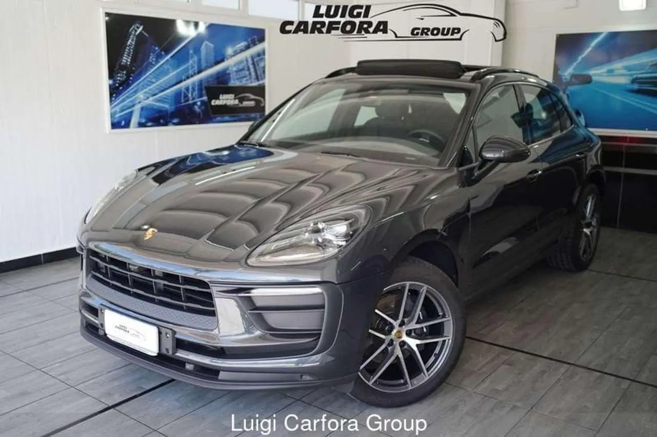 Photo 1 : Porsche Macan 2022 Essence