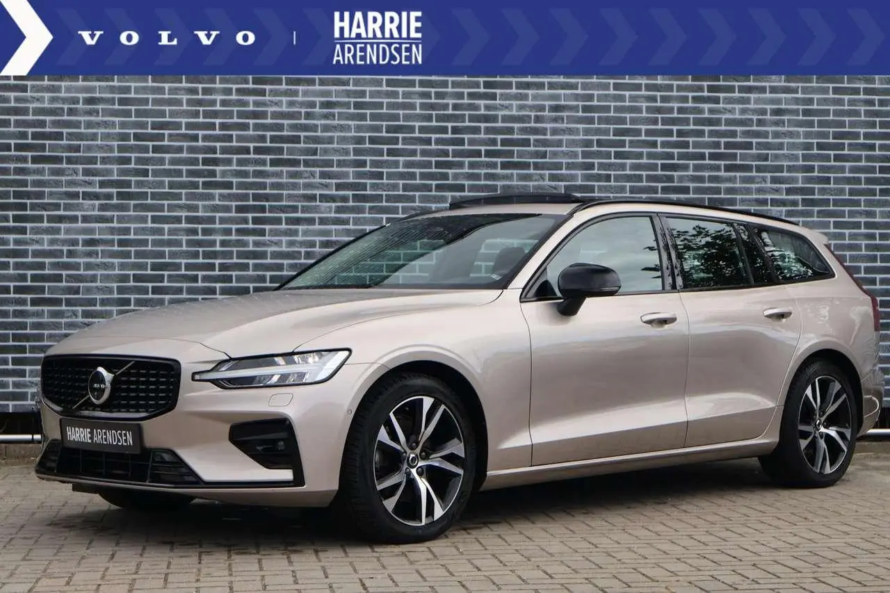 Photo 1 : Volvo V60 2023 Hybrid