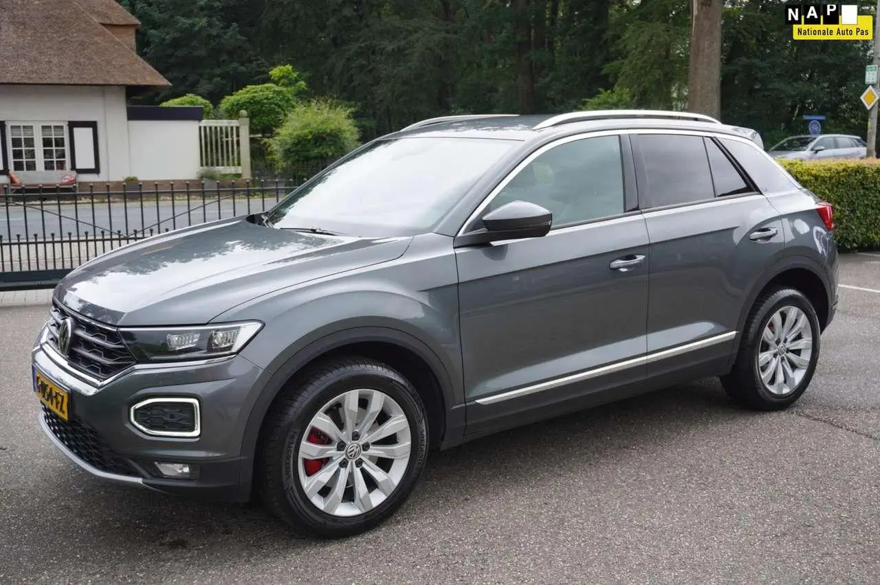 Photo 1 : Volkswagen T-roc 2018 Petrol