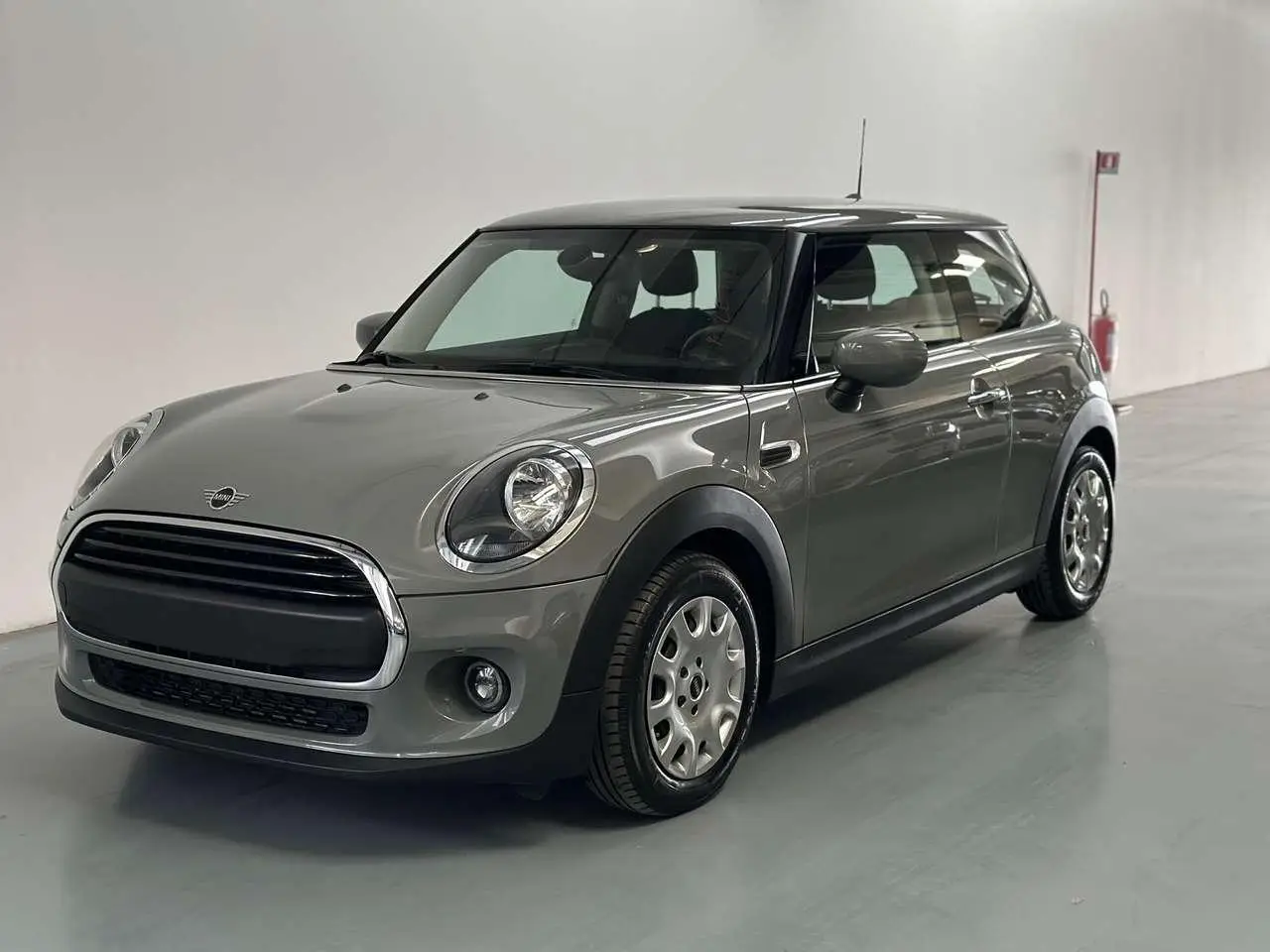 Photo 1 : Mini One 2019 Petrol