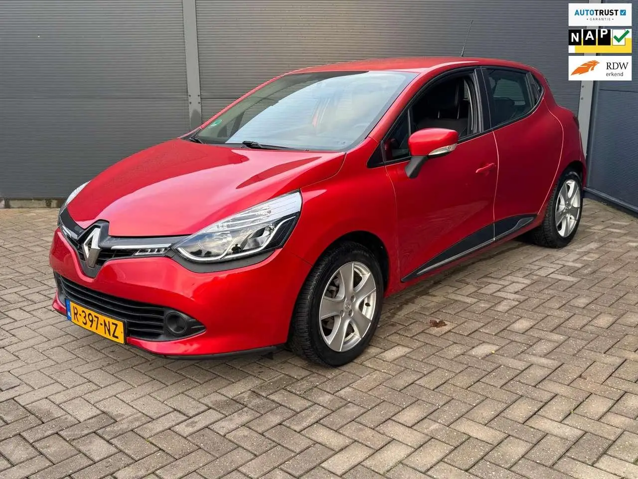 Photo 1 : Renault Clio 2015 Petrol