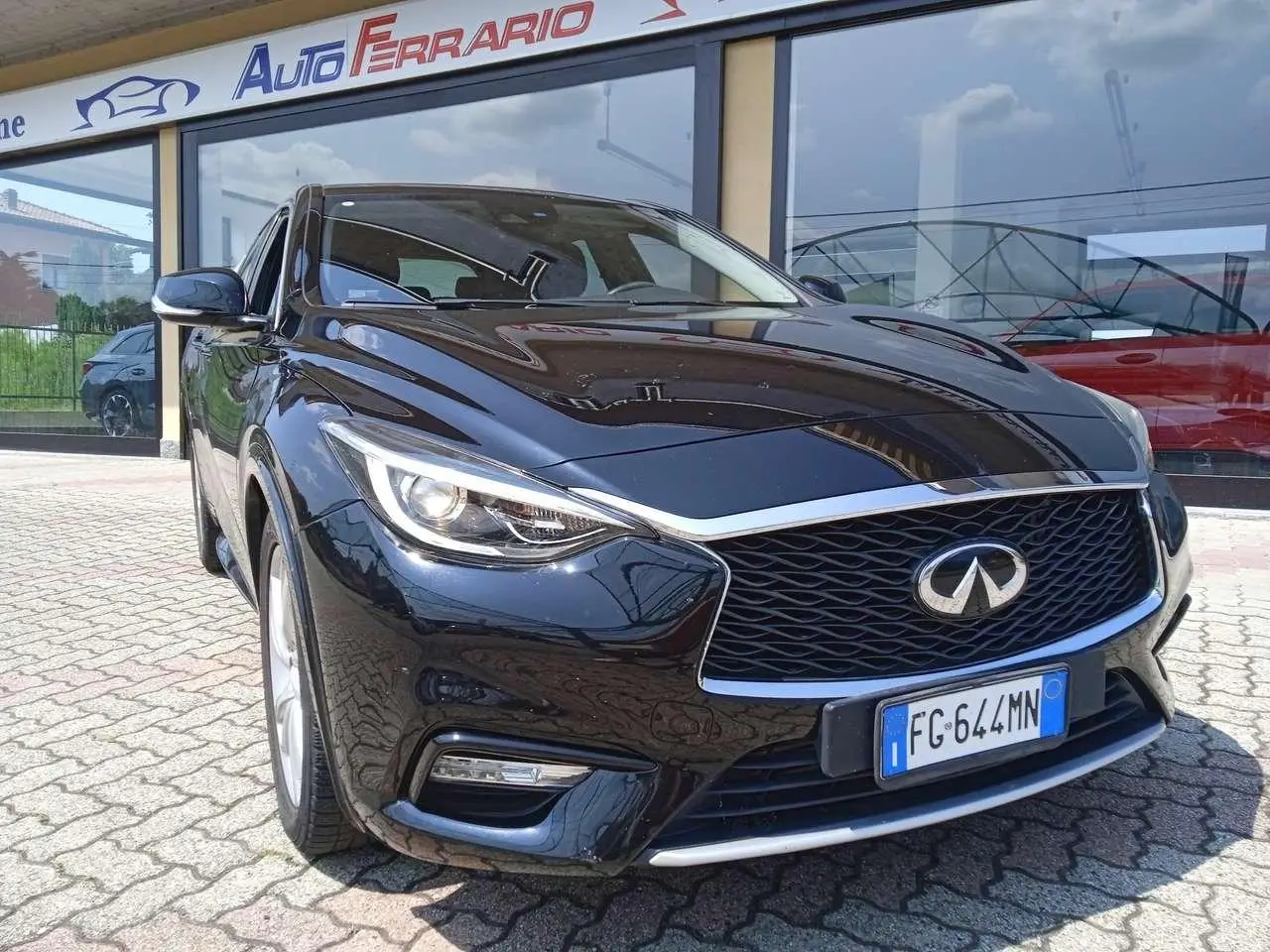 Photo 1 : Infiniti Q30 2016 Diesel