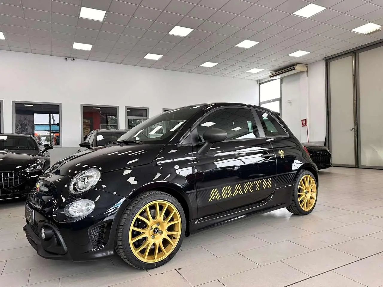 Photo 1 : Abarth 695 2024 Petrol