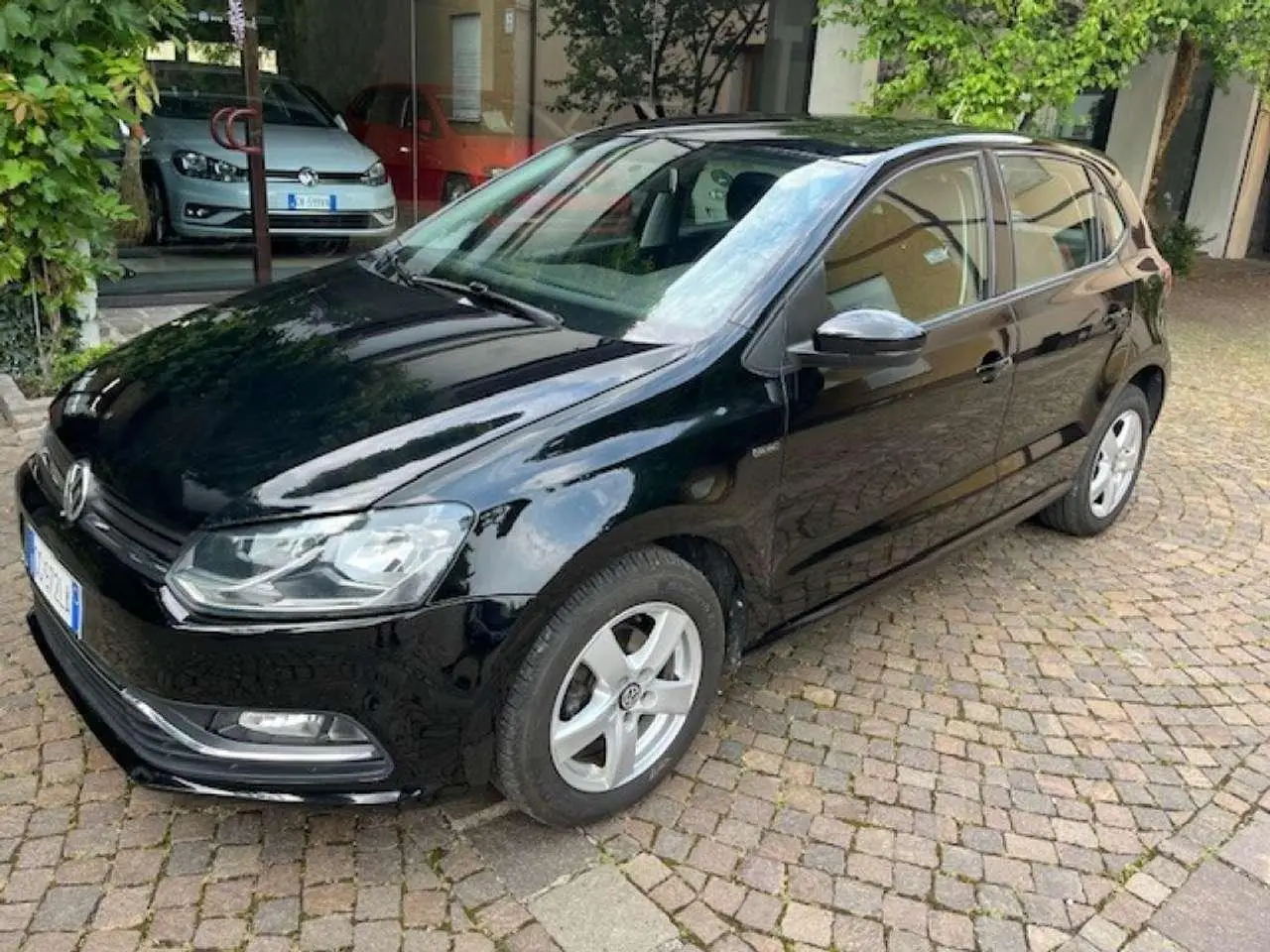 Photo 1 : Volkswagen Polo 2015 Petrol