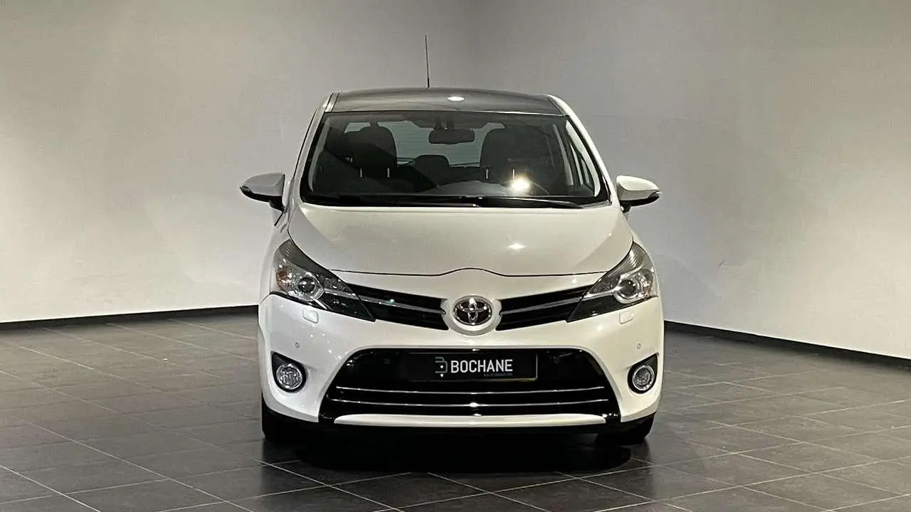 Photo 1 : Toyota Verso 2015 Essence