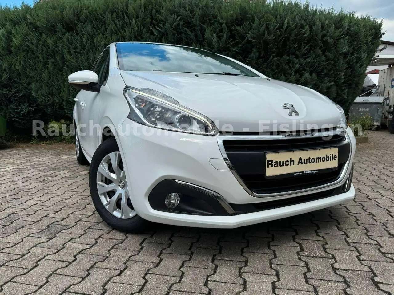 Photo 1 : Peugeot 208 2015 Essence