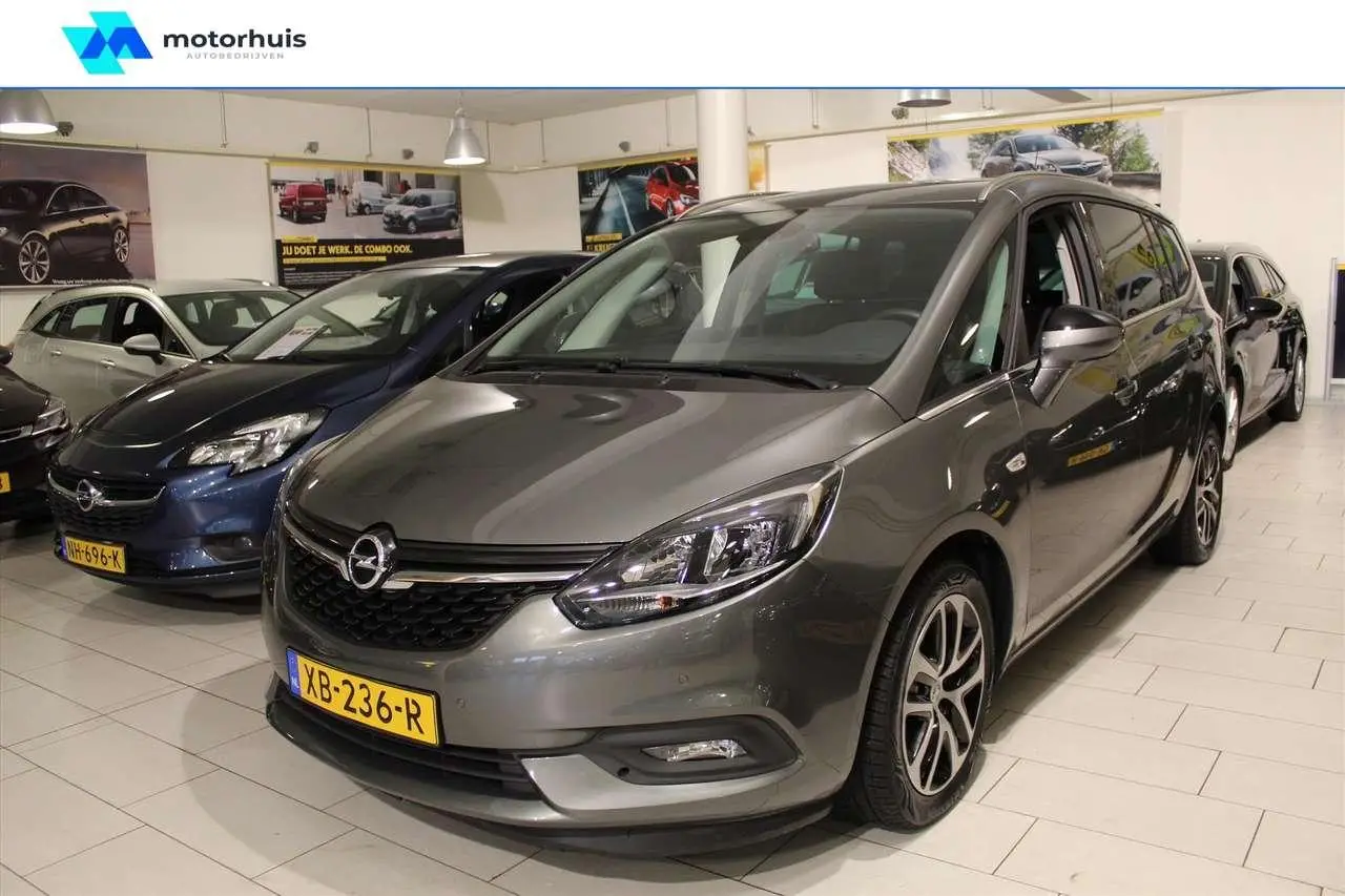 Photo 1 : Opel Zafira 2018 Essence