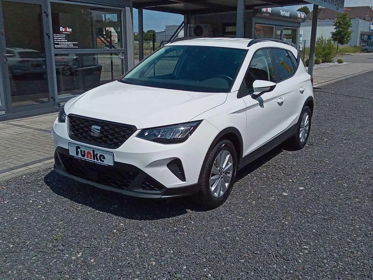 Photo 1 : Seat Arona 2023 Petrol