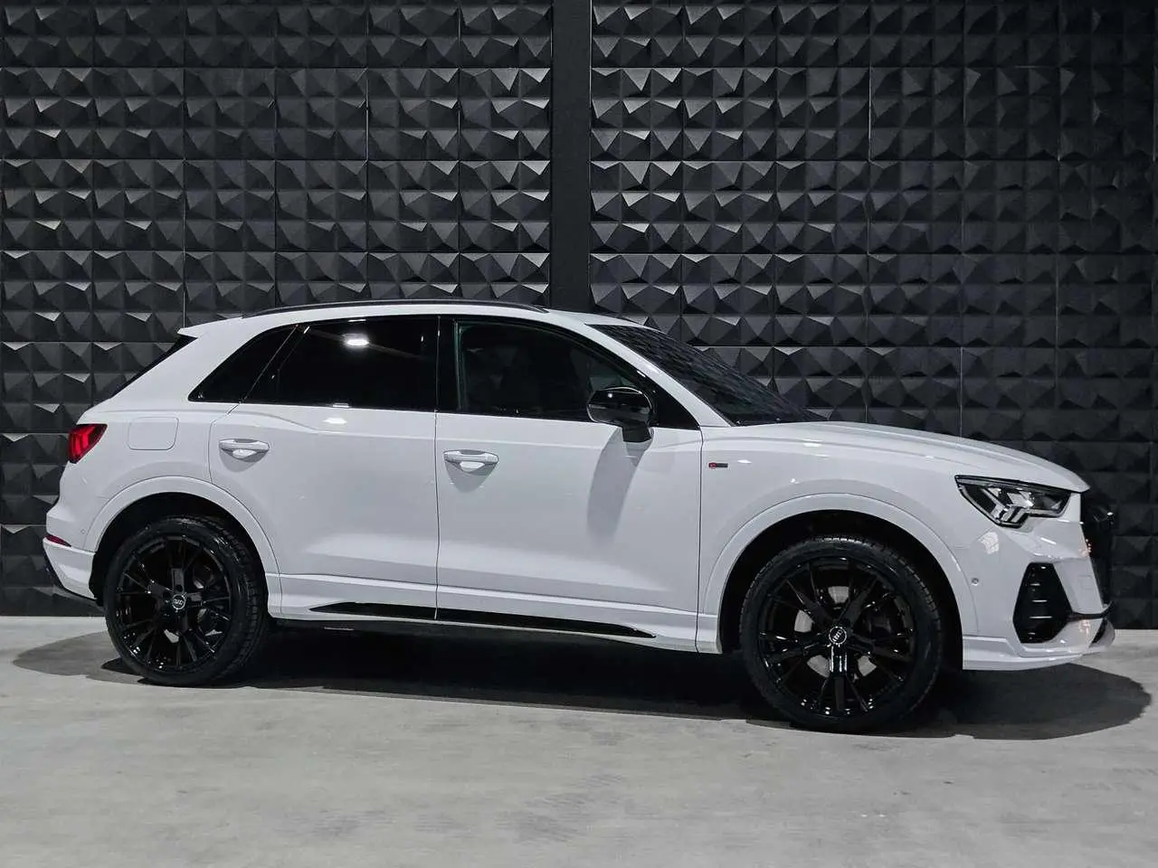 Photo 1 : Audi Q3 2021 Hybrid