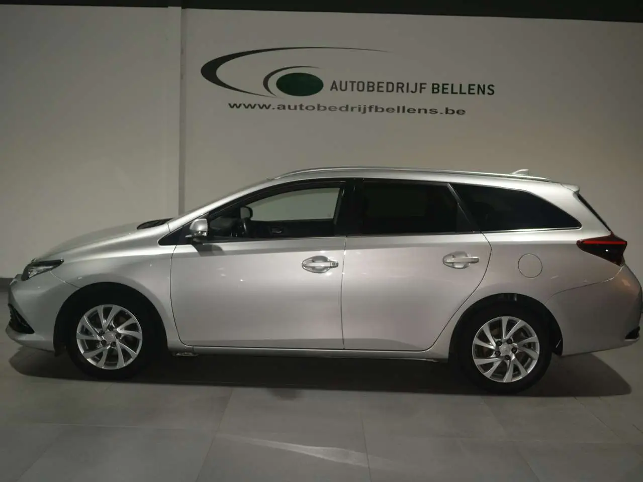 Photo 1 : Toyota Auris 2016 Petrol