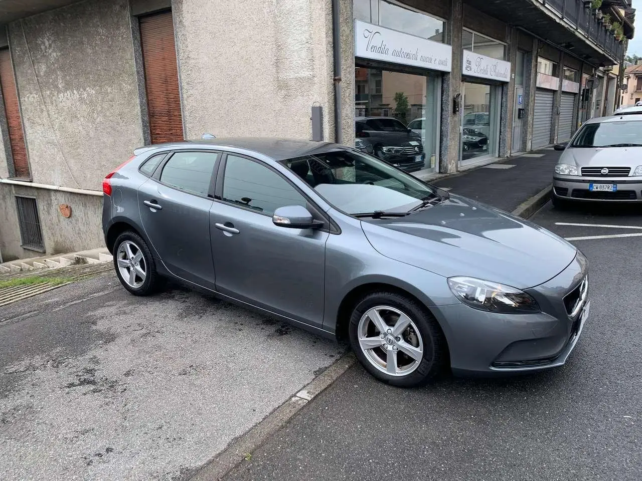 Photo 1 : Volvo V40 2018 Diesel