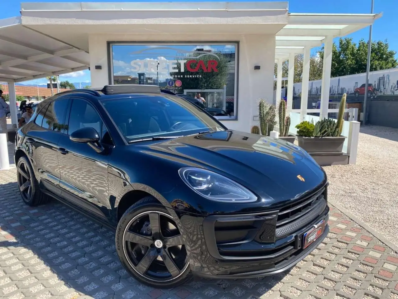 Photo 1 : Porsche Macan 2022 Essence