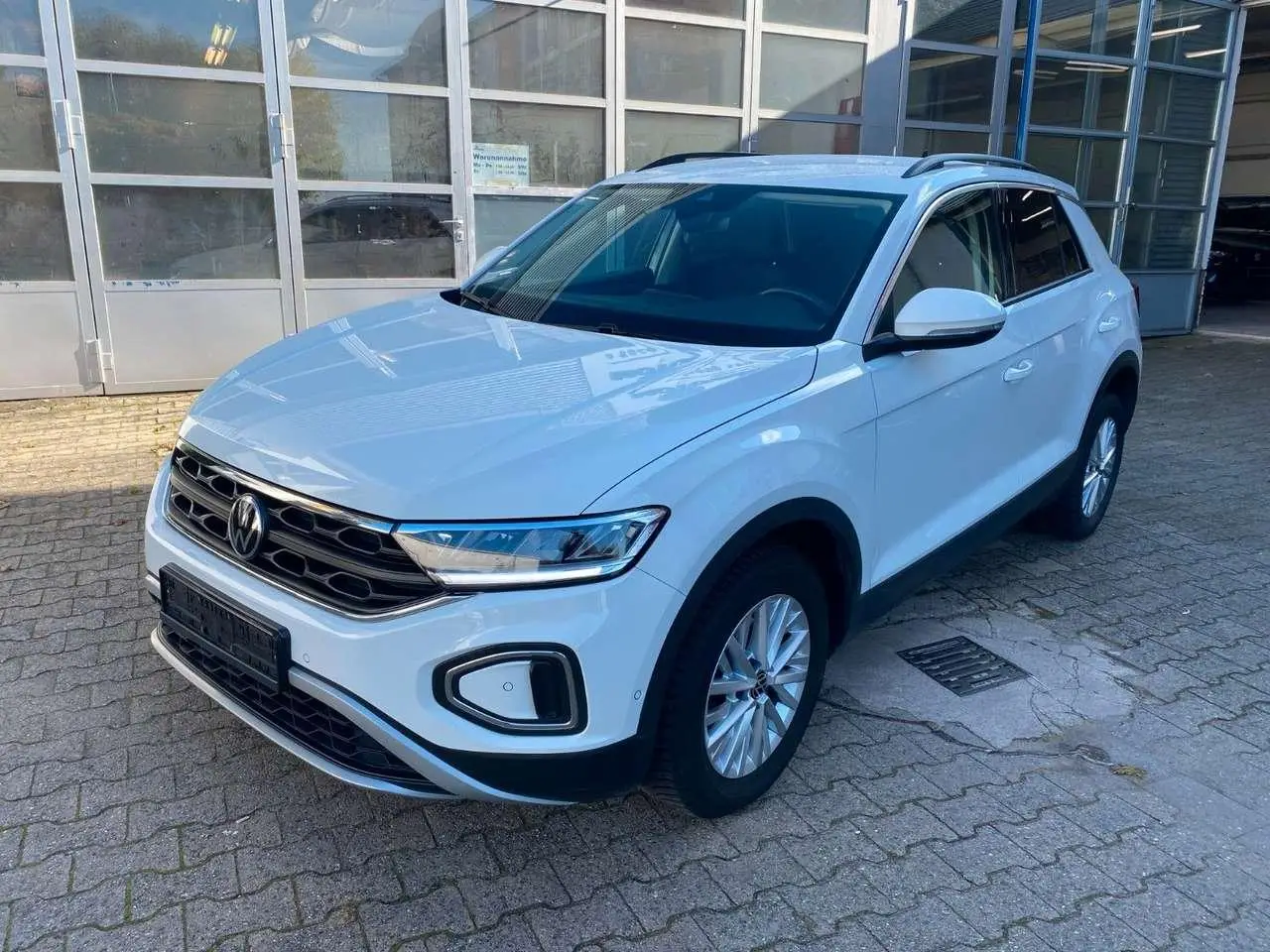 Photo 1 : Volkswagen T-roc 2022 Essence