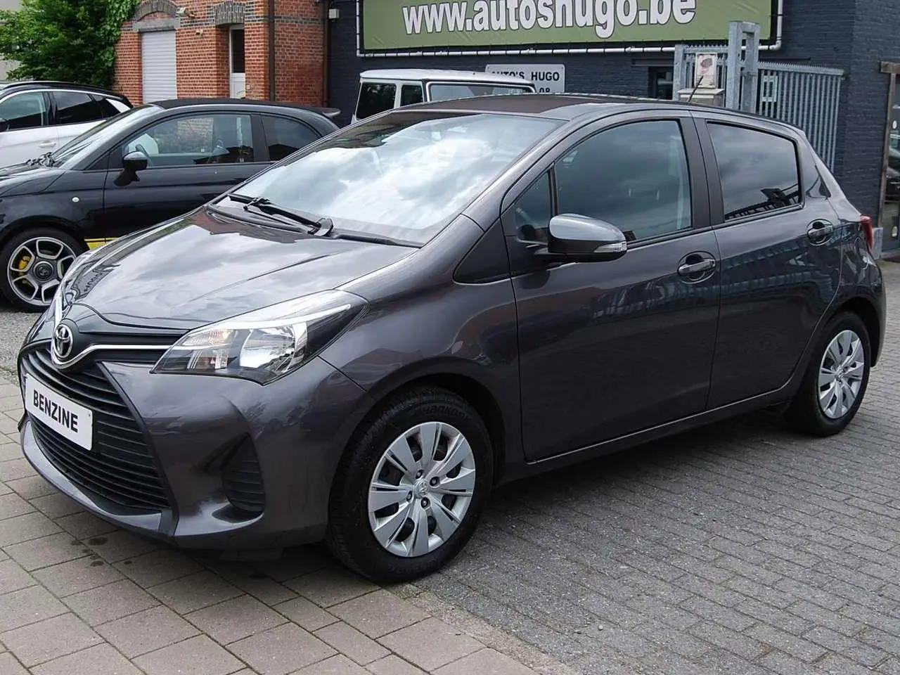 Photo 1 : Toyota Yaris 2016 Petrol