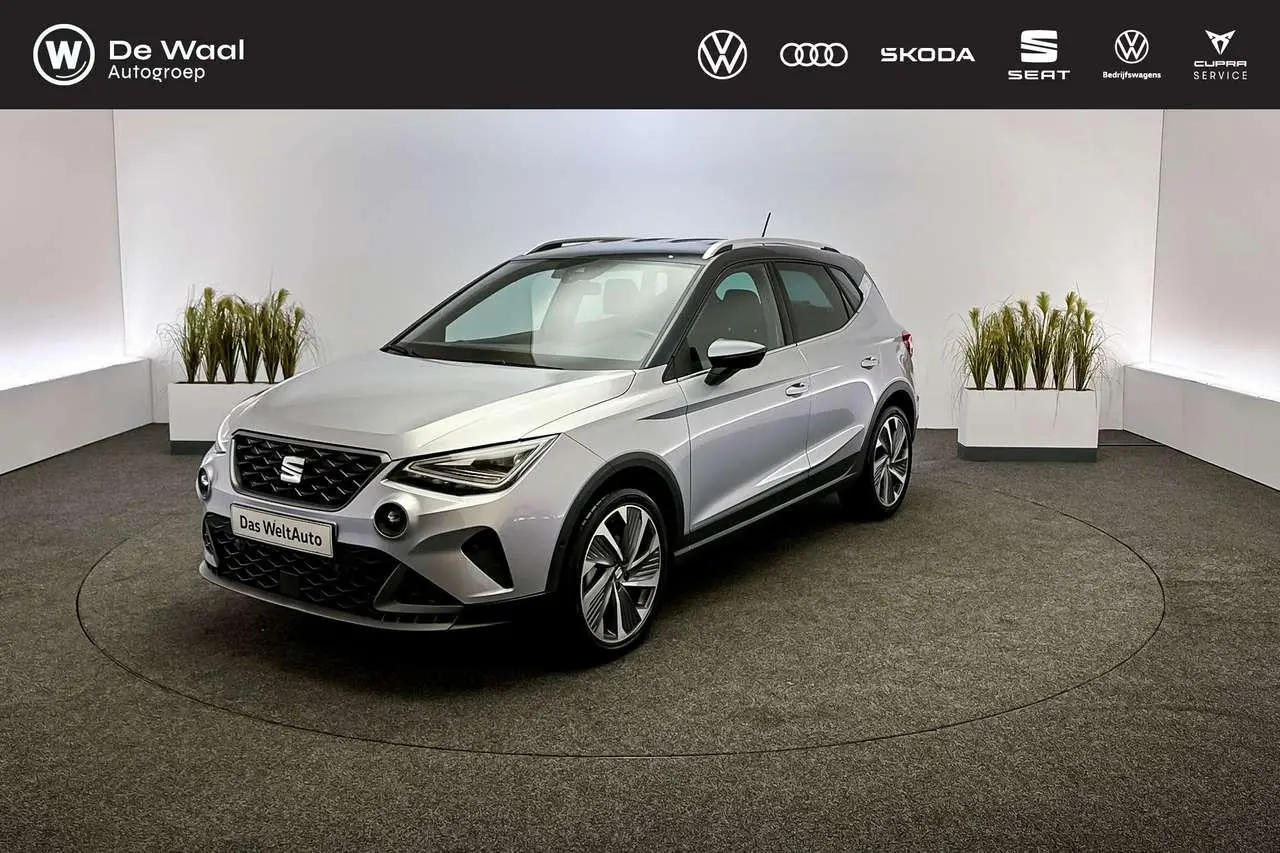 Photo 1 : Seat Arona 2023 Petrol