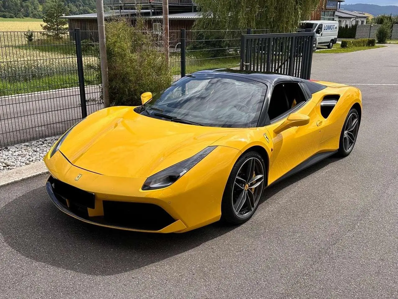 Photo 1 : Ferrari 488 2016 Essence