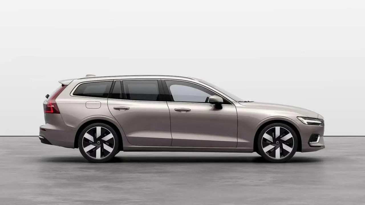 Photo 1 : Volvo V60 2024 Hybride