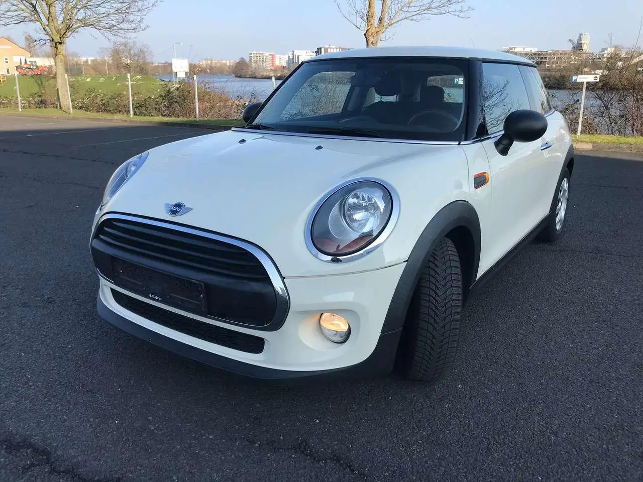 Photo 1 : Mini One 2015 Petrol