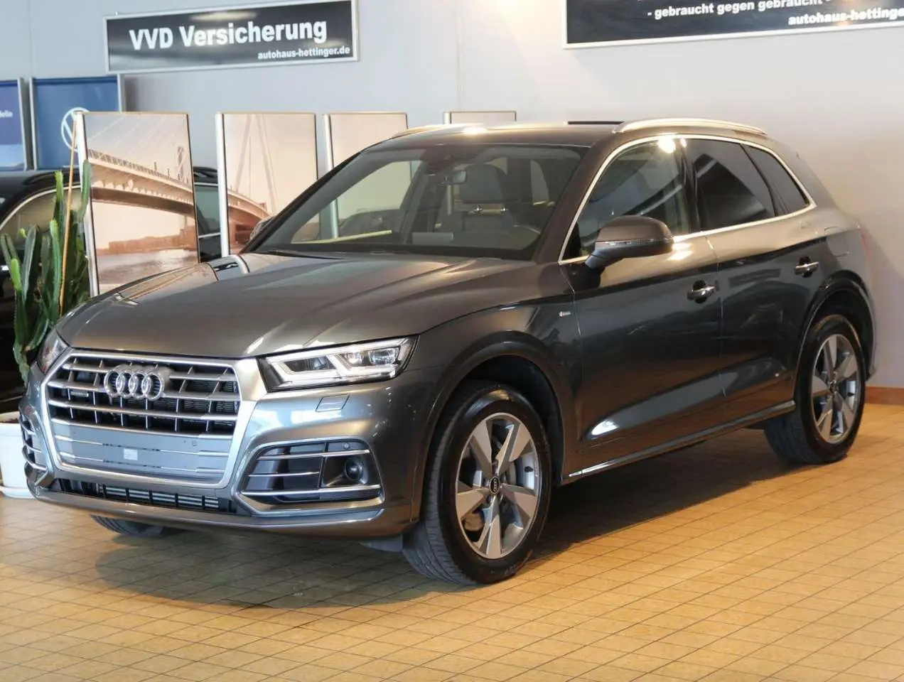 Photo 1 : Audi Q5 2020 Hybrid