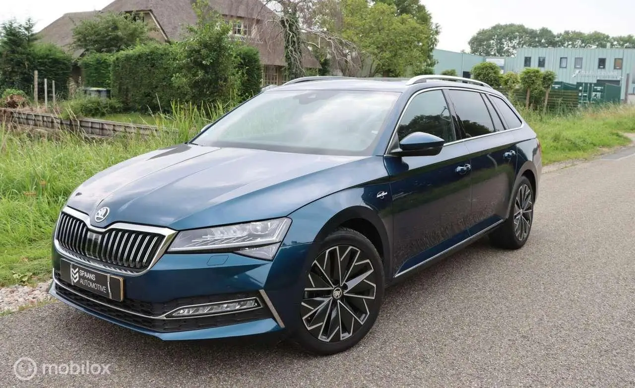 Photo 1 : Skoda Superb 2023 Essence