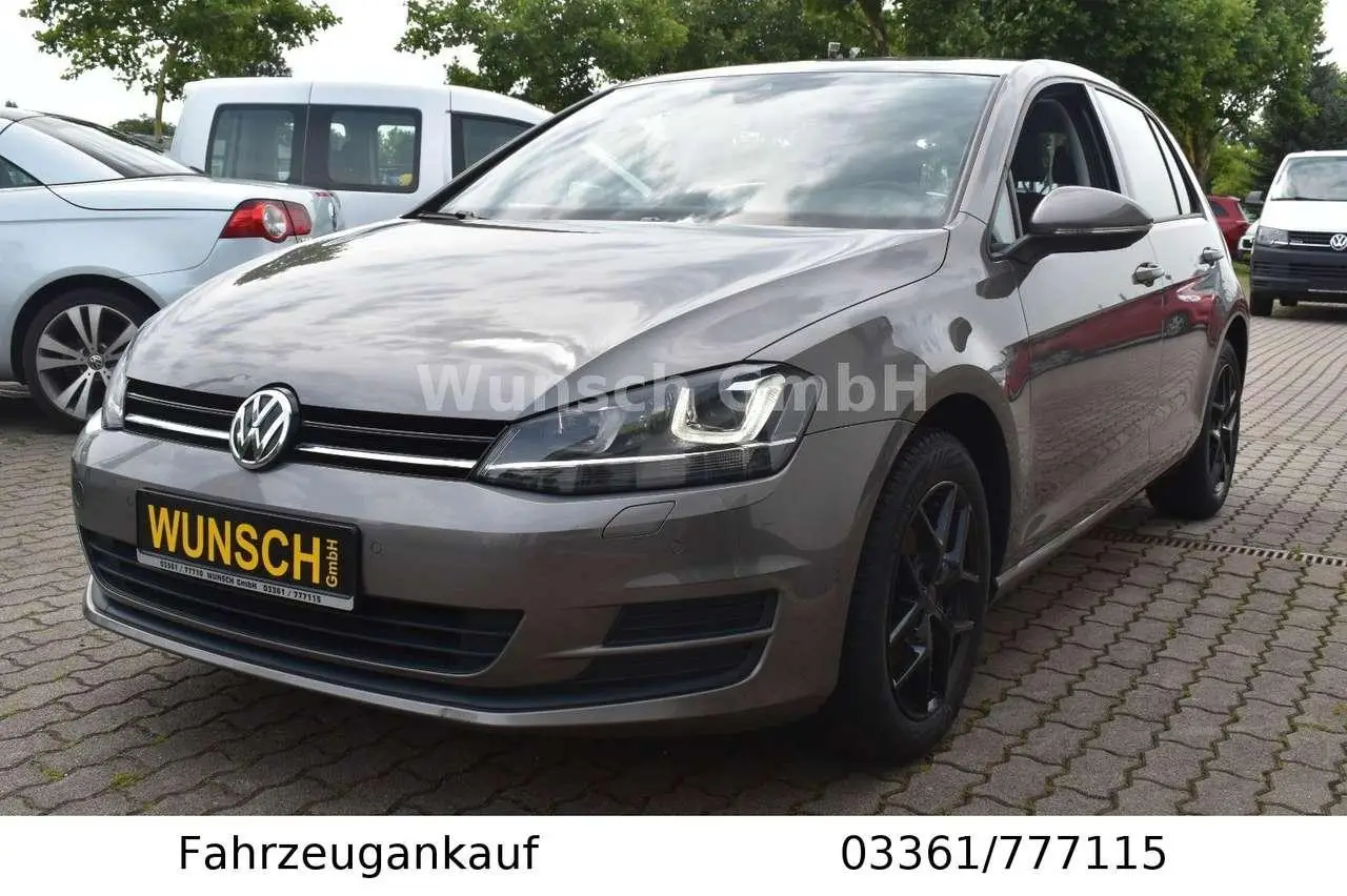 Photo 1 : Volkswagen Golf 2016 Petrol