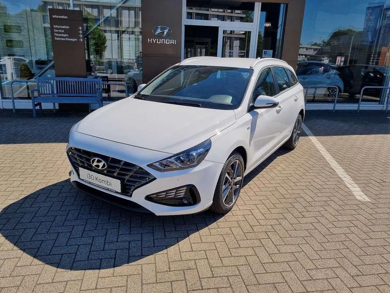 Photo 1 : Hyundai I30 2024 Petrol