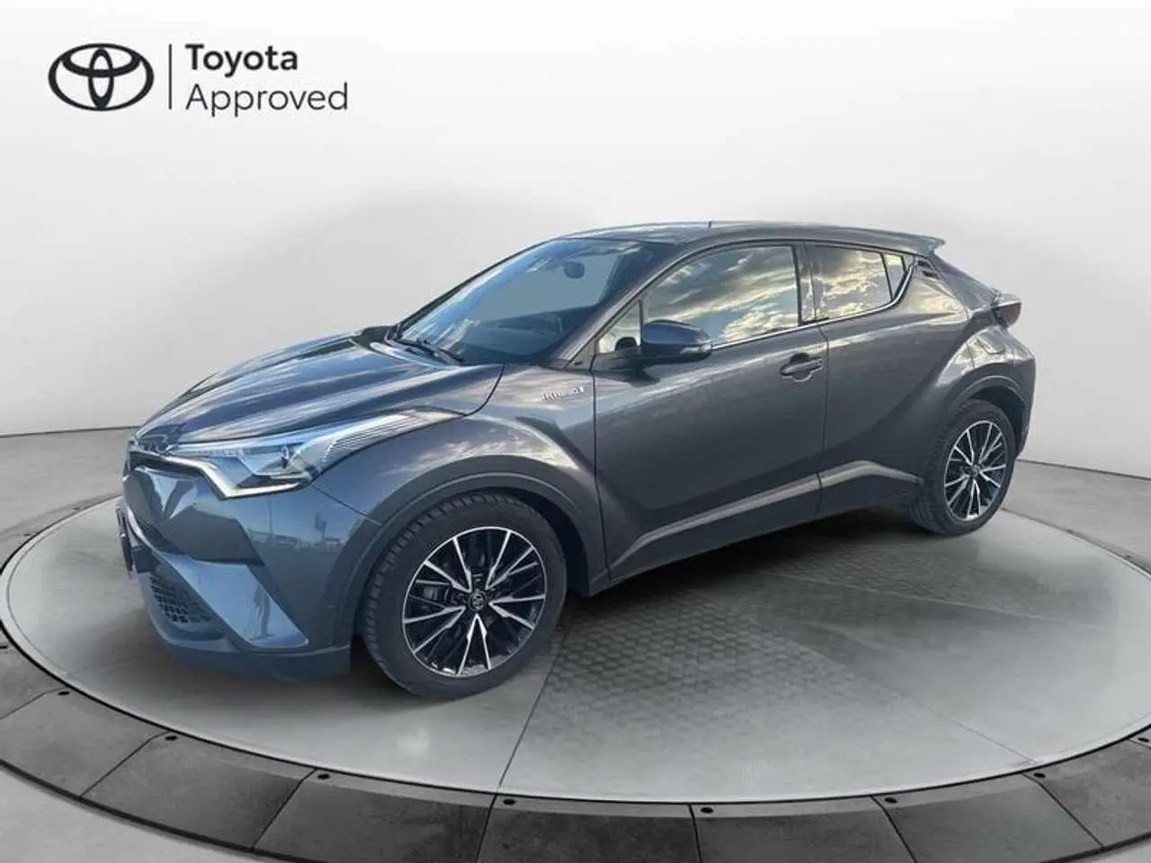 Photo 1 : Toyota C-hr 2017 Hybrid