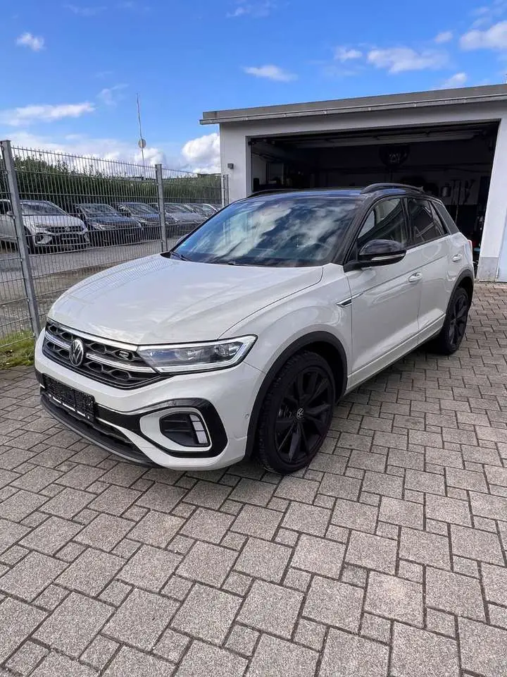 Photo 1 : Volkswagen T-roc 2024 Essence