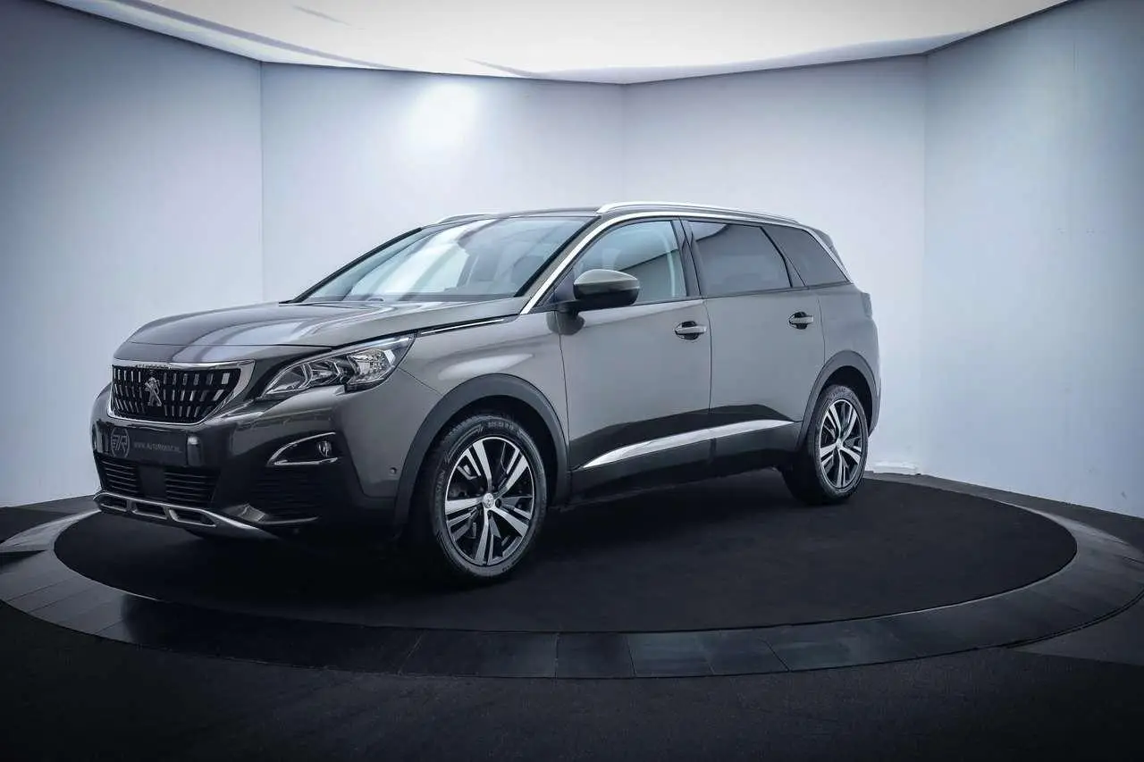 Photo 1 : Peugeot 5008 2020 Essence