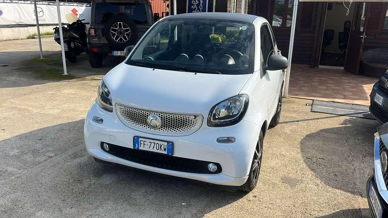 Photo 1 : Smart Fortwo 2016 Petrol