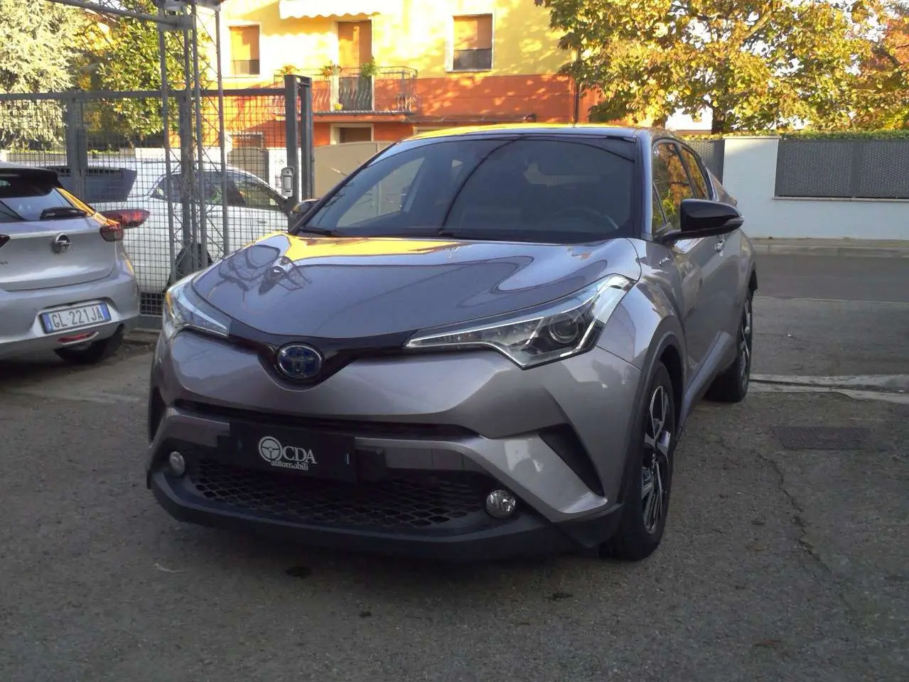 Photo 1 : Toyota C-hr 2017 Hybrid