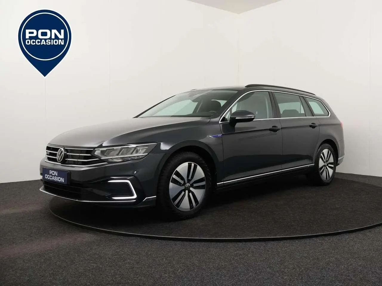 Photo 1 : Volkswagen Passat 2021 Hybrid