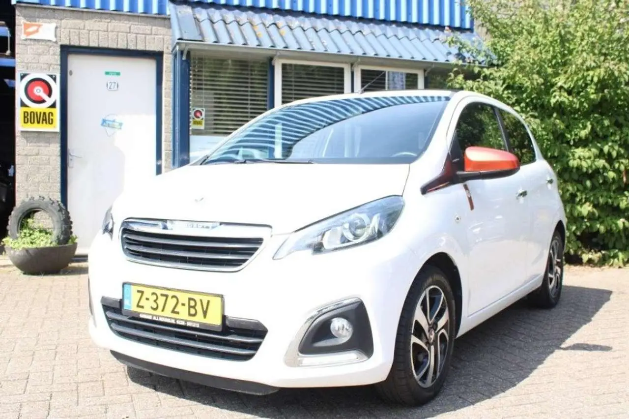 Photo 1 : Peugeot 108 2015 Essence