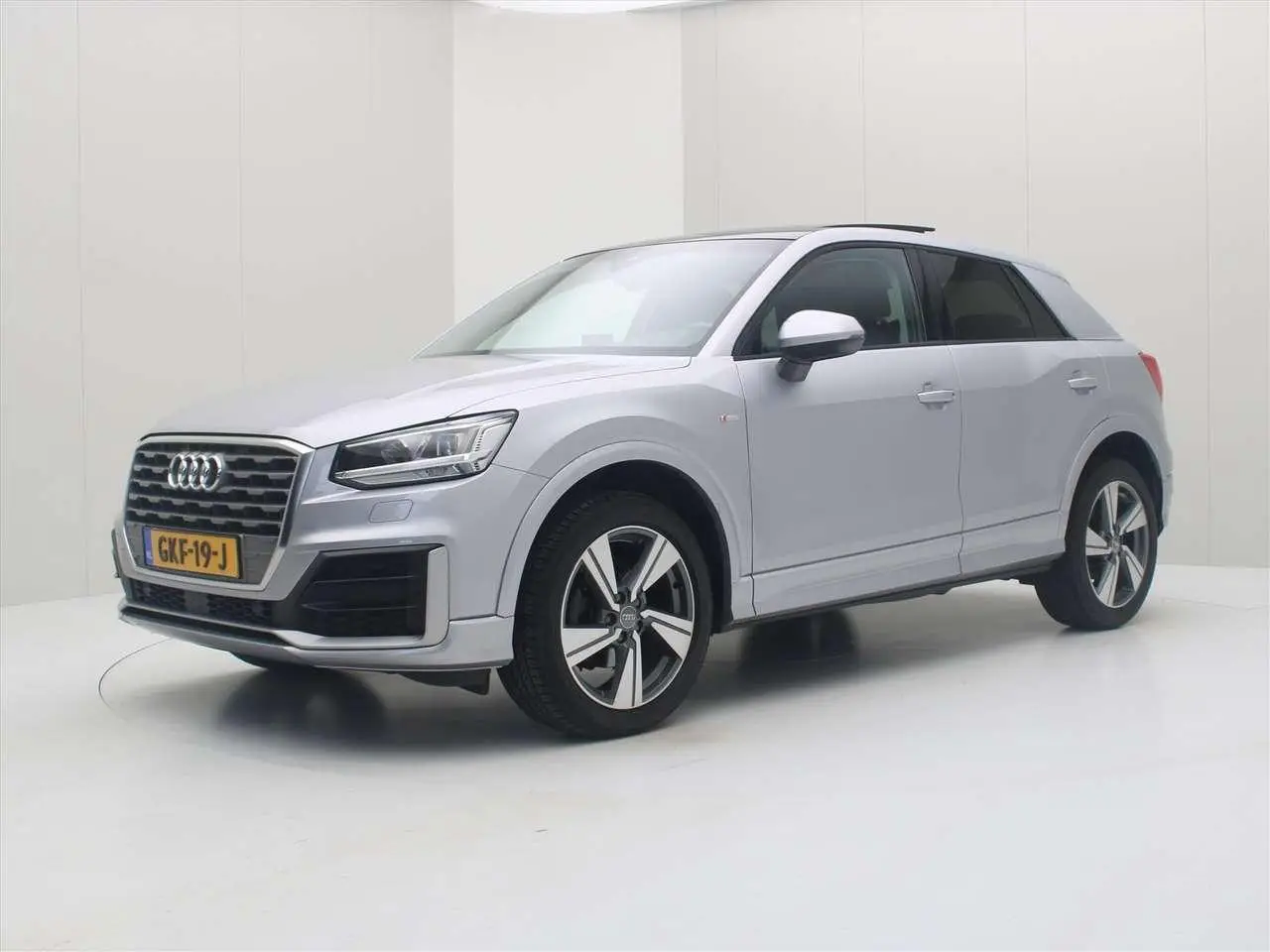 Photo 1 : Audi Q2 2020 Petrol