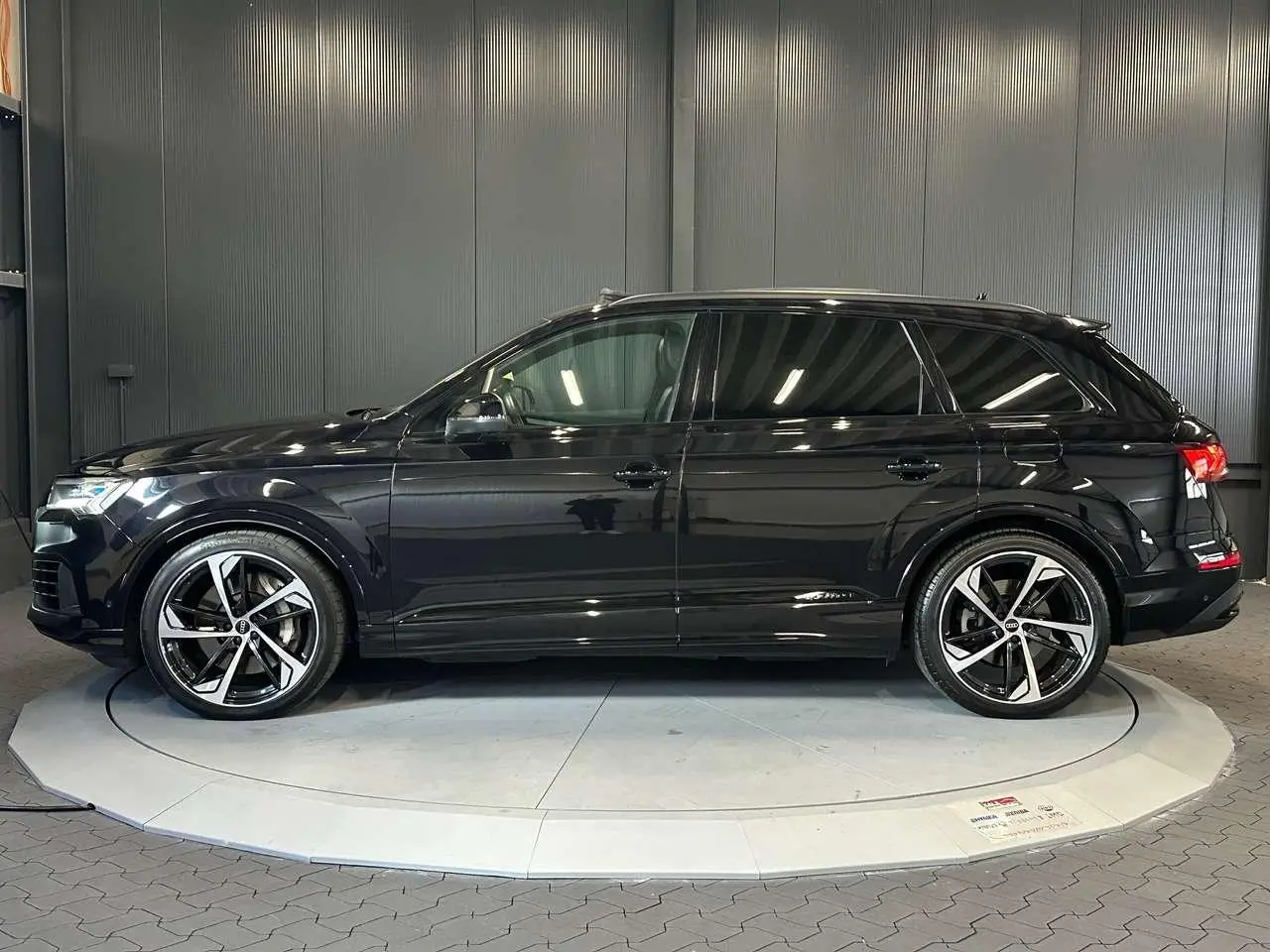 Photo 1 : Audi Q7 2021 Hybride