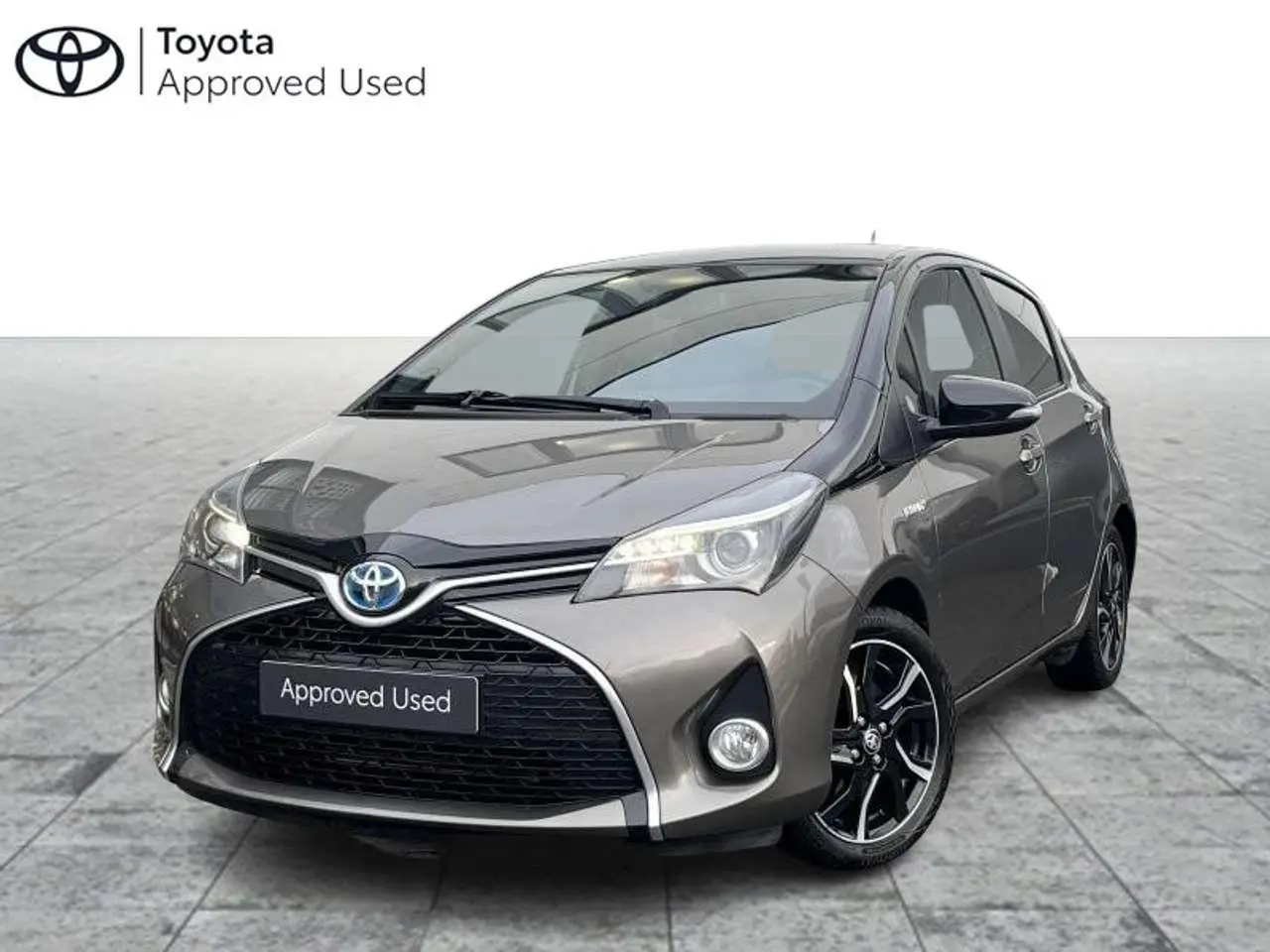 Photo 1 : Toyota Yaris 2016 Hybrid