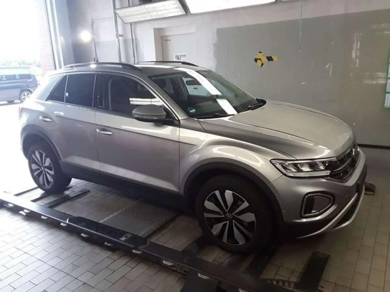 Photo 1 : Volkswagen T-roc 2023 Diesel